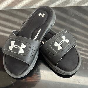 Under Armour Black Slide Sandals - size 2Y